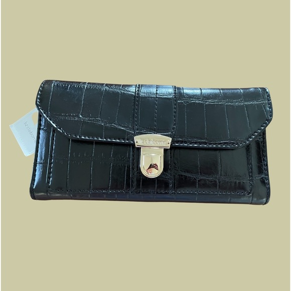 New with tags!!! This is a black Liz Claiborne,‎ leather wallet. - Picture 1 of 3